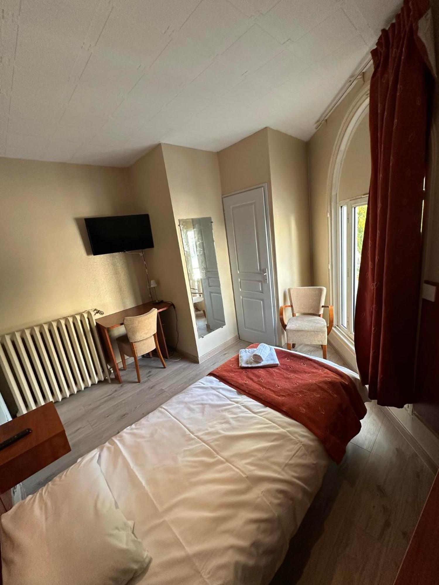 Hotel Victoria *